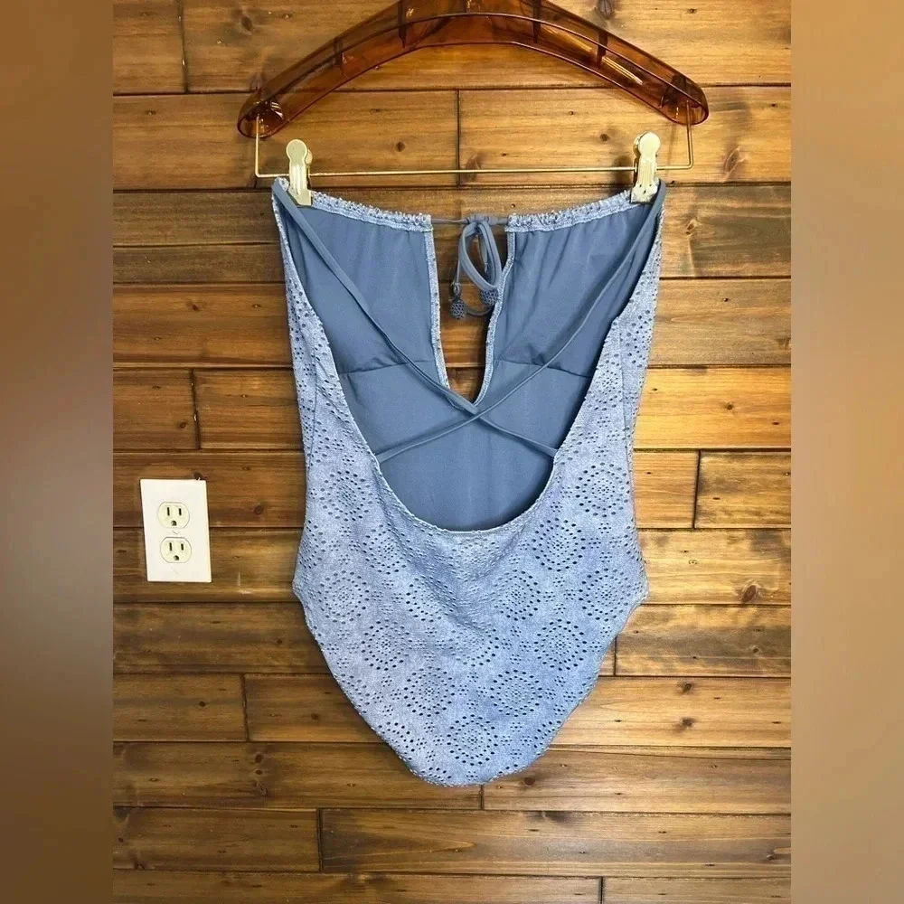 Aerie crochet one piece bathing suit crisscross back in baby blue size medium - Picture 4 of 9